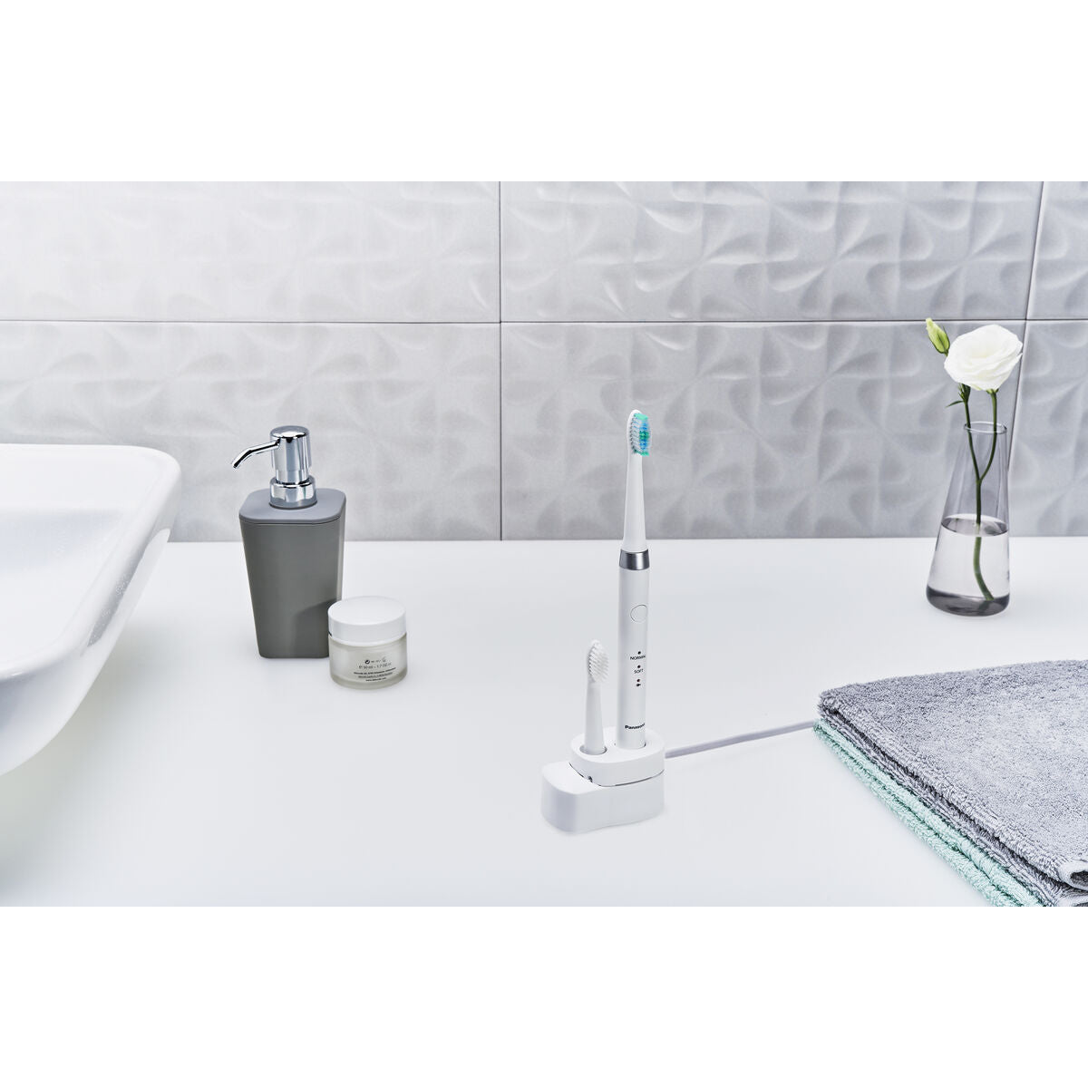 V3HC8AED3E99F3EA450F08D9732B5131B5FR6239902P3