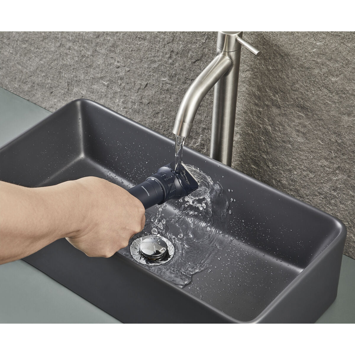 V3HE530E00B51582CC33F040E968808DB04R5593873P2